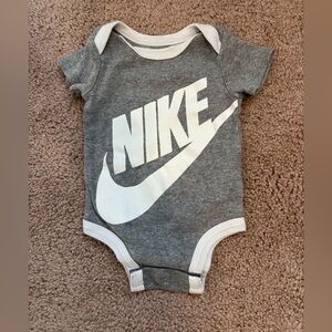 Nike Infant Bodysuit in Gray and White
